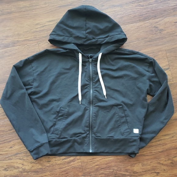 Vuori Tops - Vuori Black Chic Edgy Feminine Athleisure Oversized Full Zip Hoodie Size Small